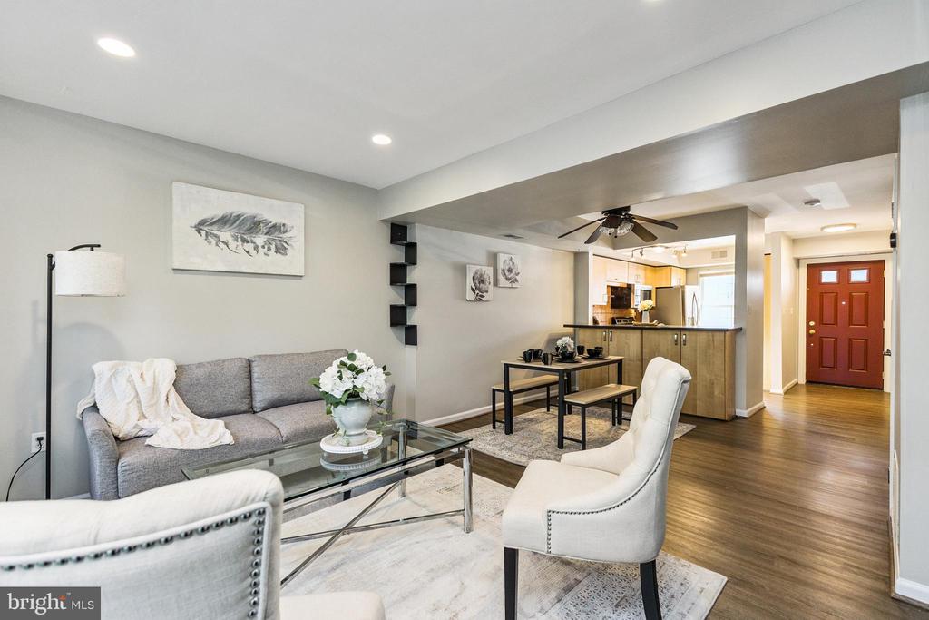 3378 LAKESIDE VIEW DRIVE Unit: 14-2
