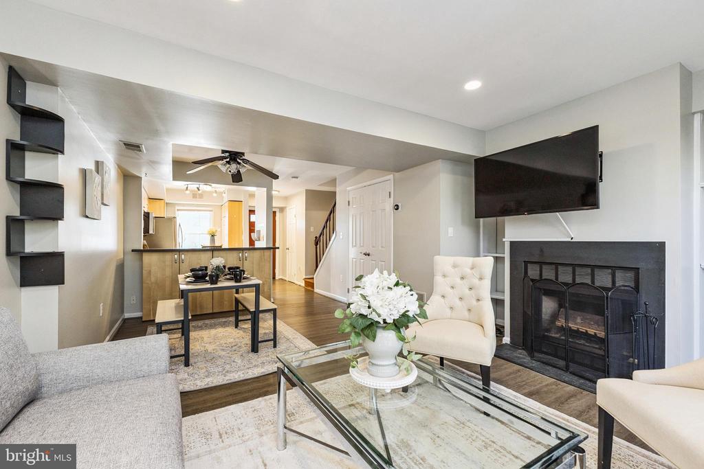 3378 LAKESIDE VIEW DRIVE Unit: 14-2