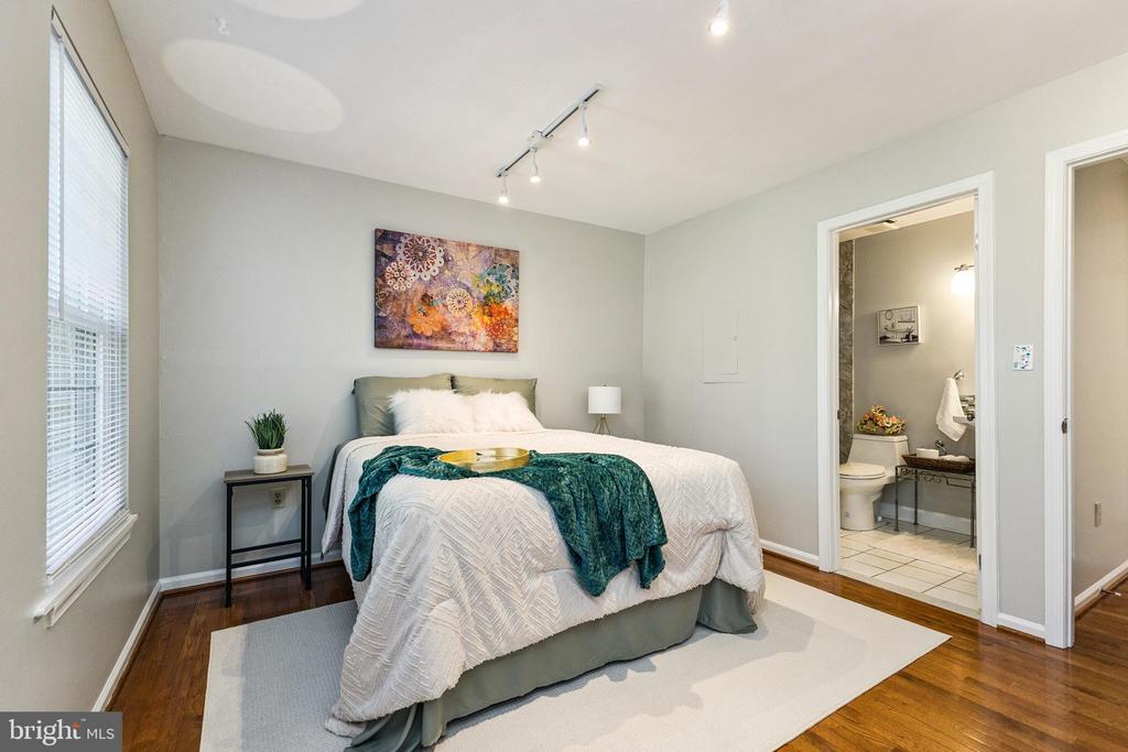3378 LAKESIDE VIEW DRIVE Unit: 14-2