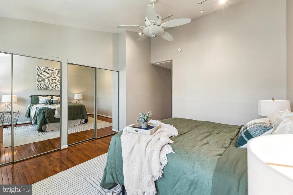3378 LAKESIDE VIEW DRIVE Unit: 14-2