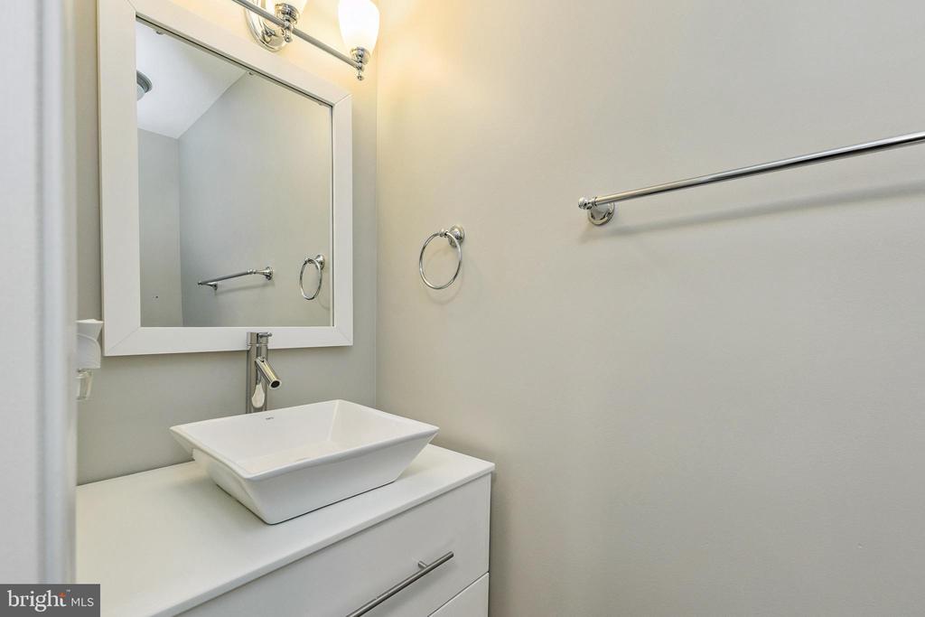 3378 LAKESIDE VIEW DRIVE Unit: 14-2