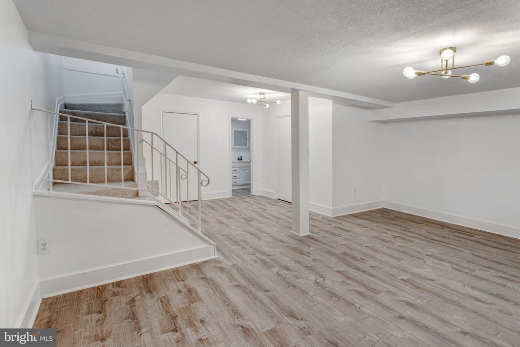 7417 RHONDDA DRIVE
