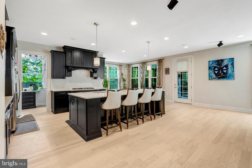 11413 WOODRUSH COURT