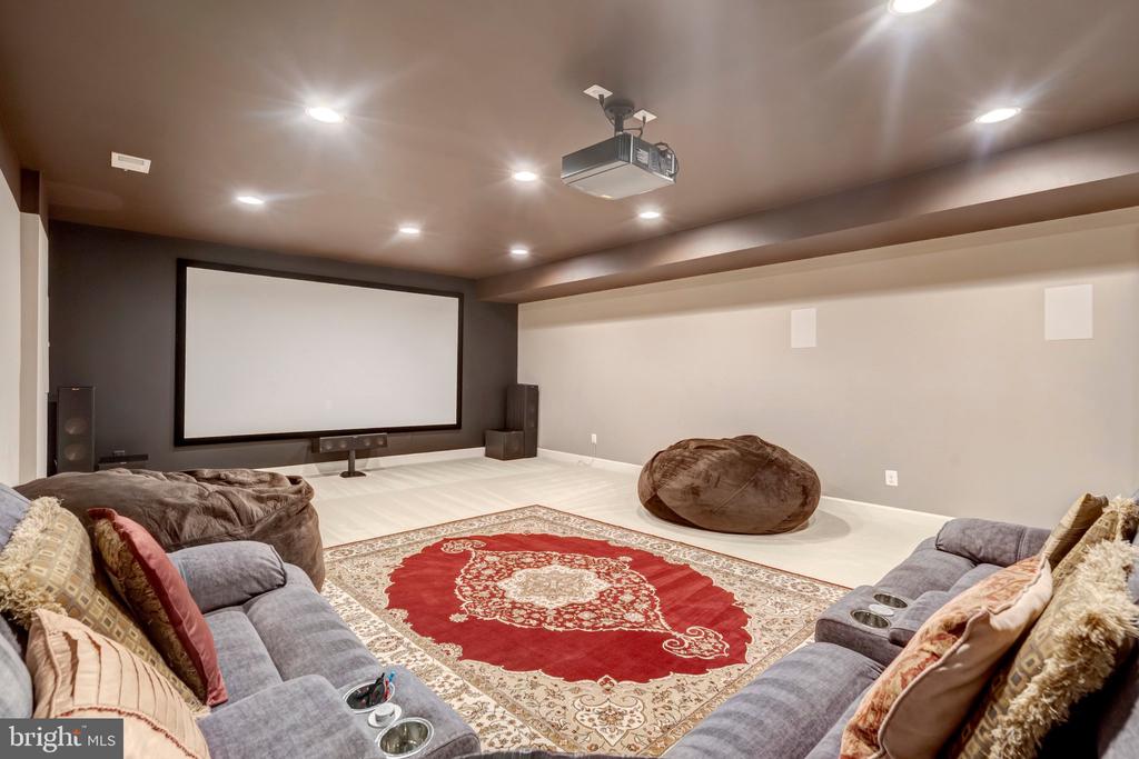 11413 WOODRUSH COURT