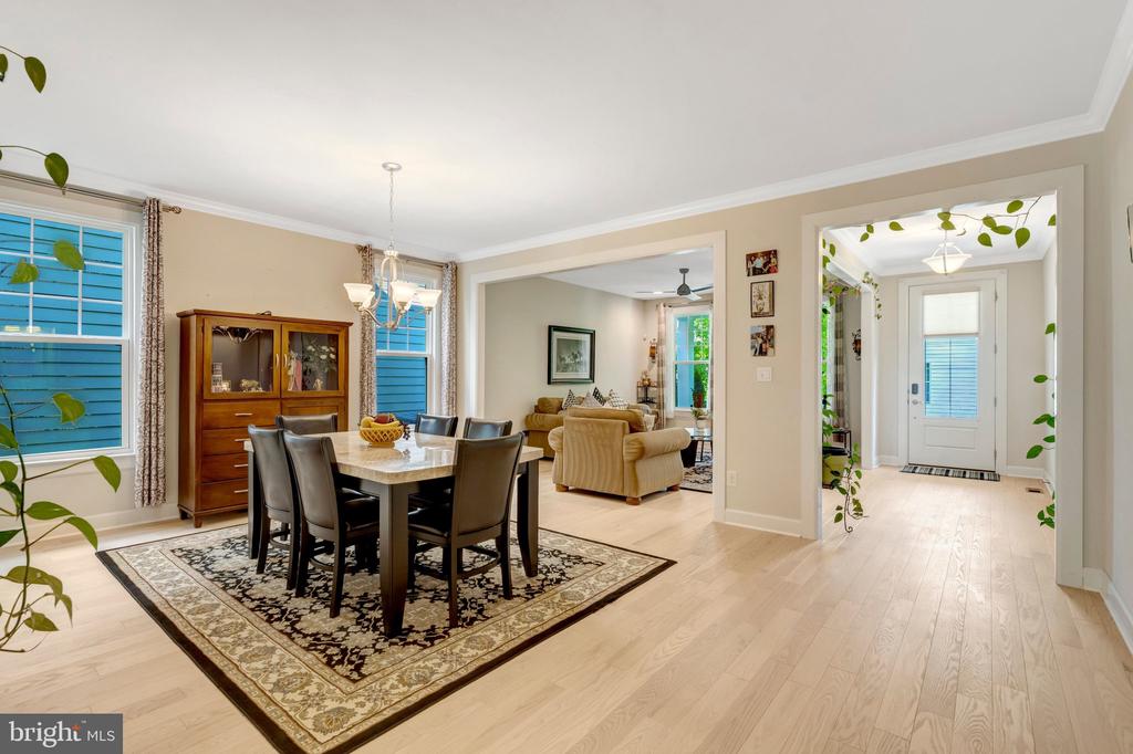 11413 WOODRUSH COURT