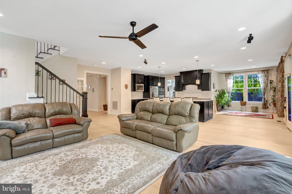 11413 WOODRUSH COURT
