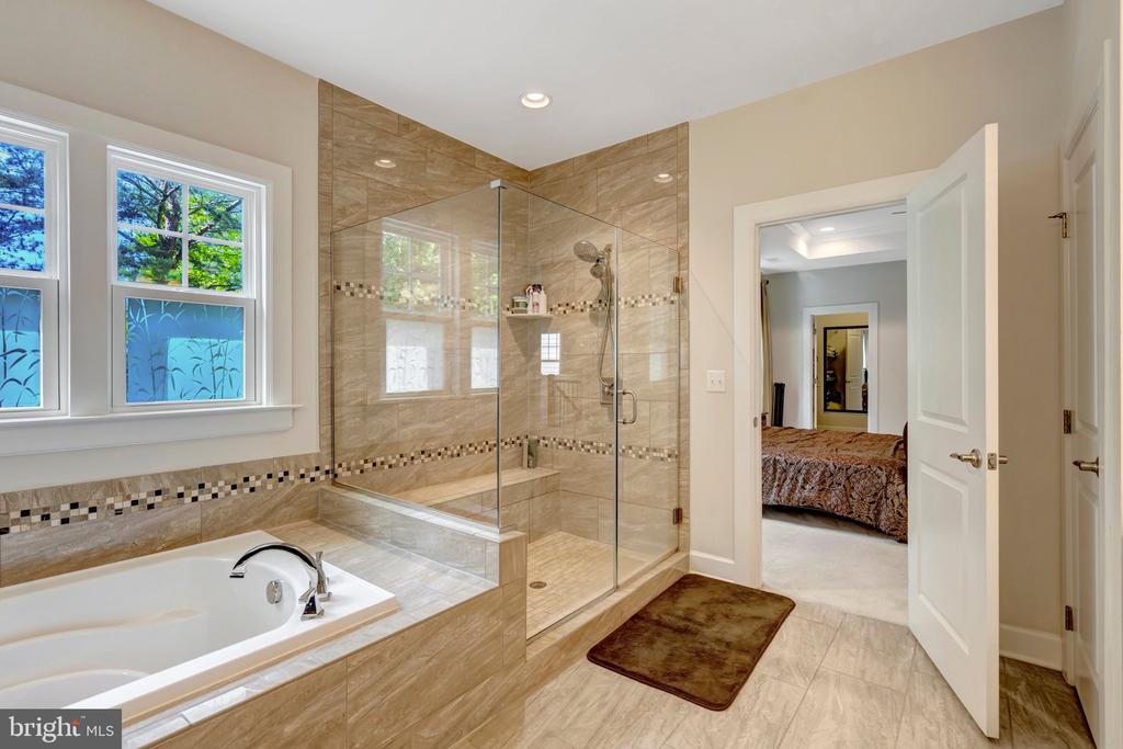 11413 WOODRUSH COURT