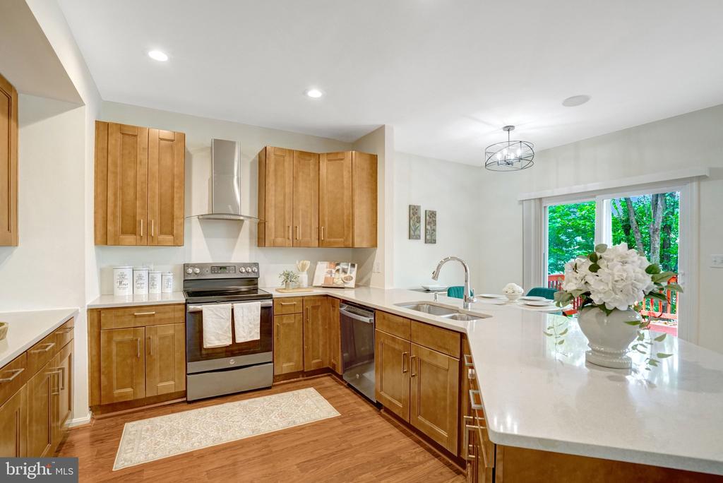 2916 MAINSTONE DRIVE