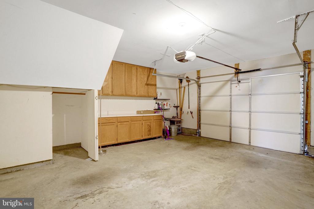 2916 MAINSTONE DRIVE