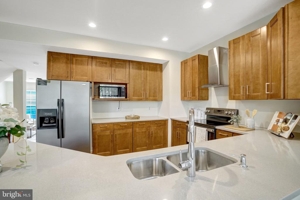 2916 MAINSTONE DRIVE
