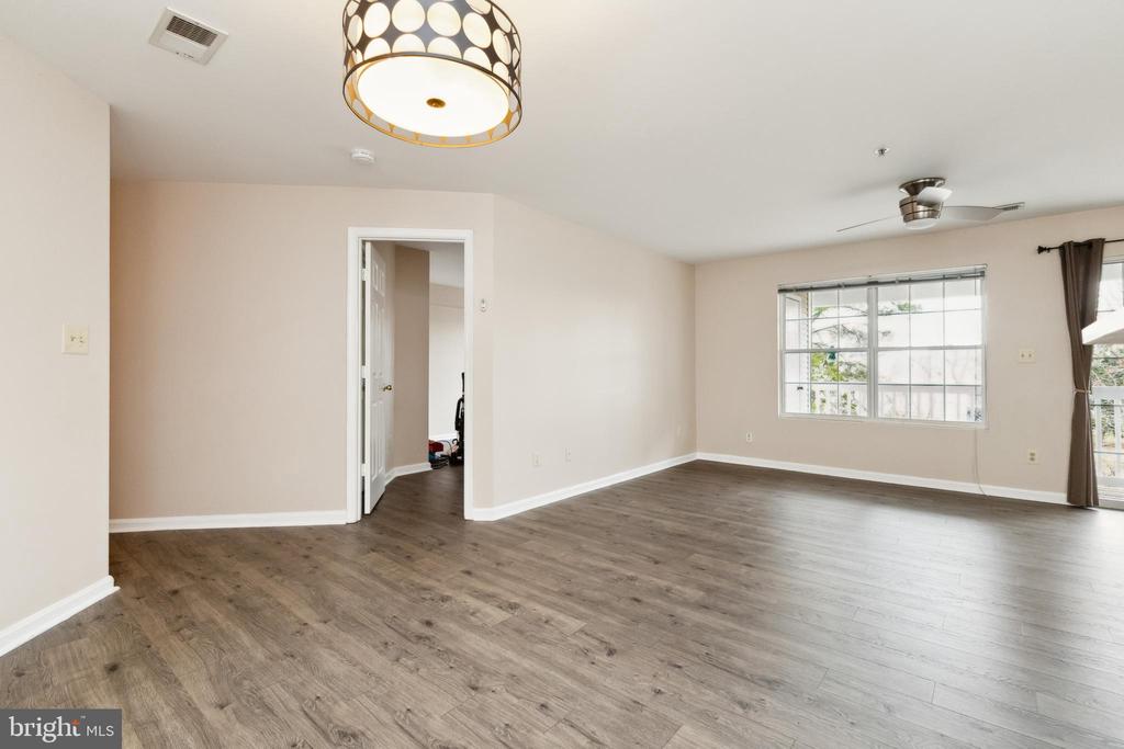 11009 KINSHIP COURT Unit: 303