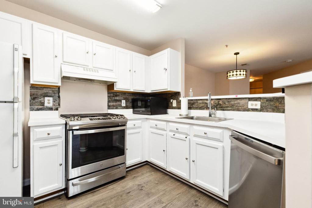 11009 KINSHIP COURT Unit: 303