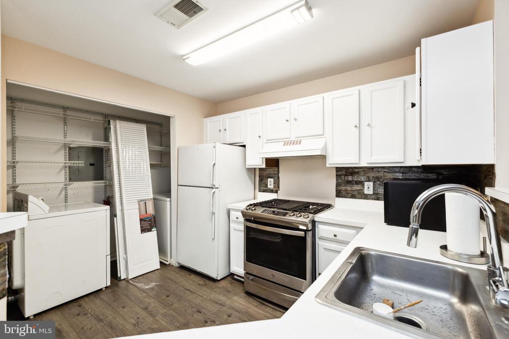 11009 KINSHIP COURT Unit: 303