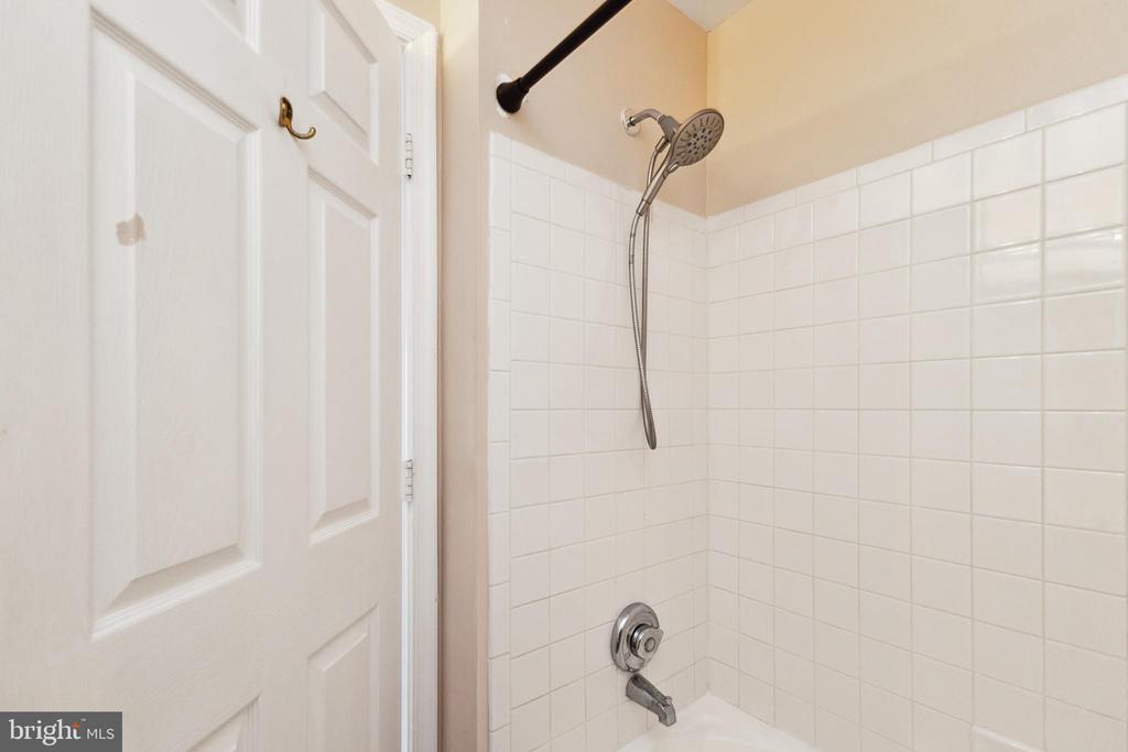 11009 KINSHIP COURT Unit: 303