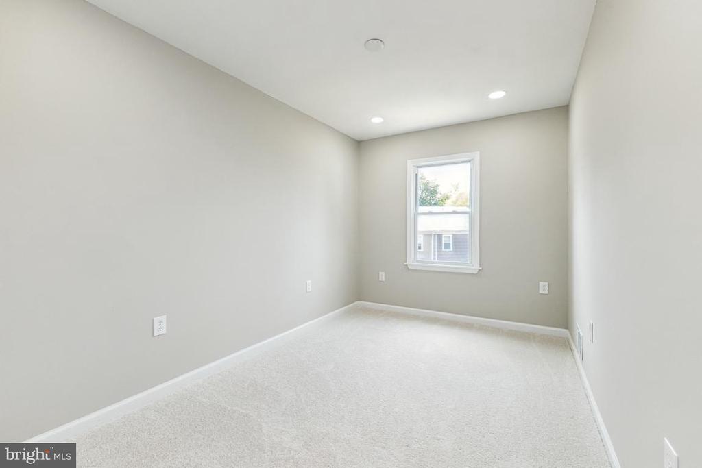 2910 WREN COURT