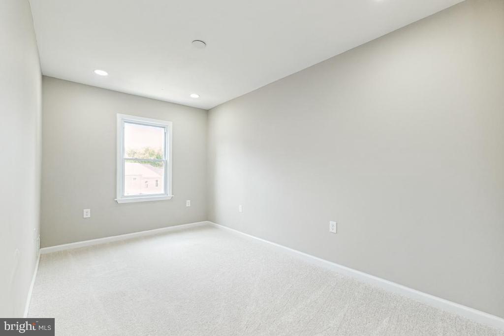 2910 WREN COURT