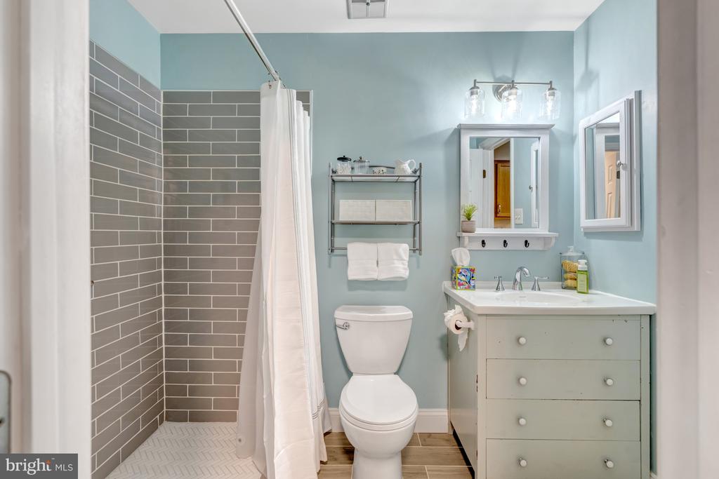 7501 BELLE GRAE DRIVE