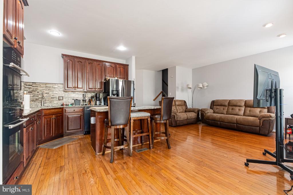 2164 ARMITAGE COURT