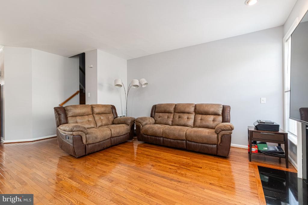 2164 ARMITAGE COURT