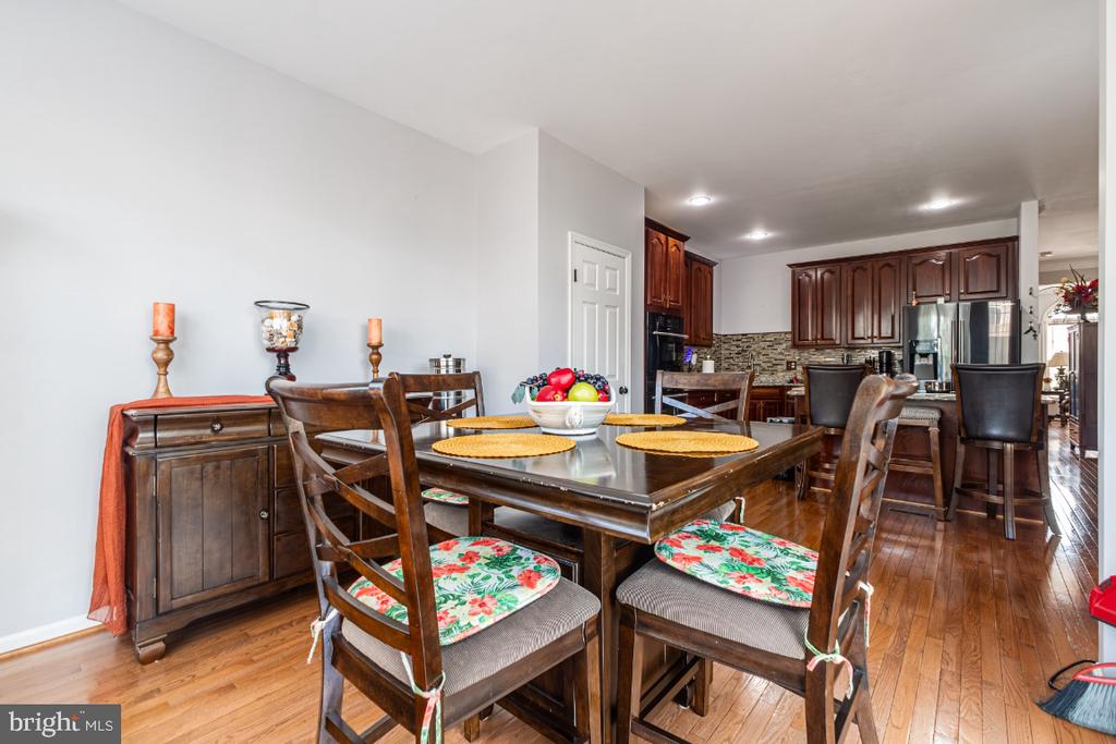 2164 ARMITAGE COURT