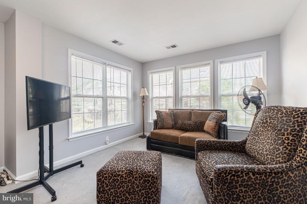 2164 ARMITAGE COURT