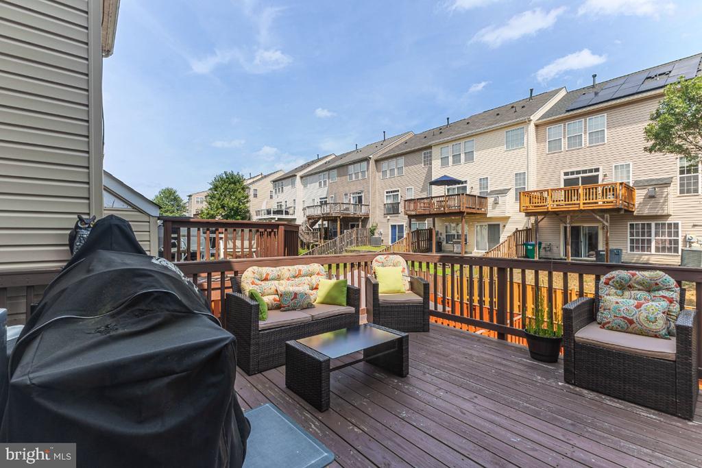2164 ARMITAGE COURT
