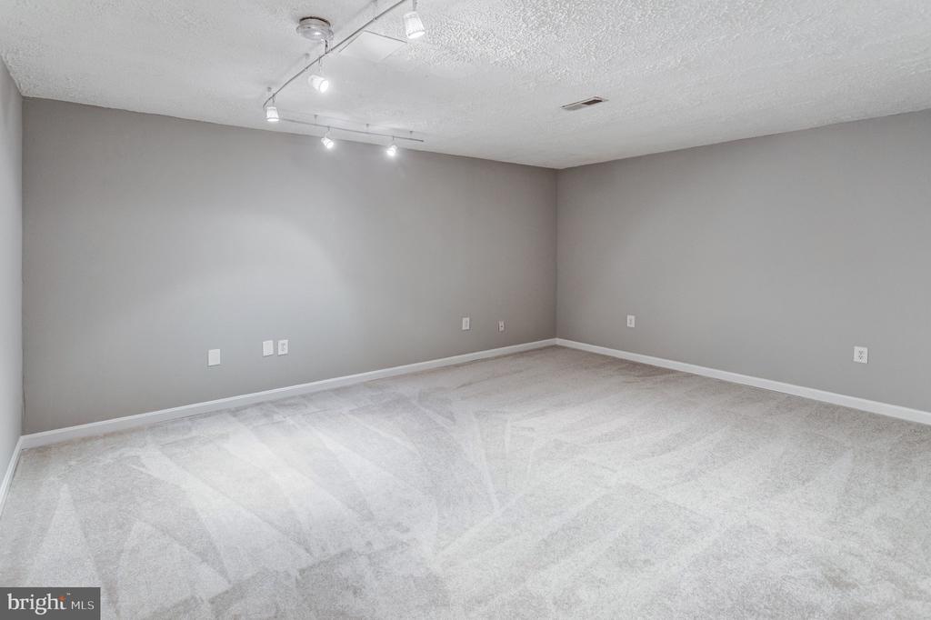 316 SURRY LANE Unit: 132