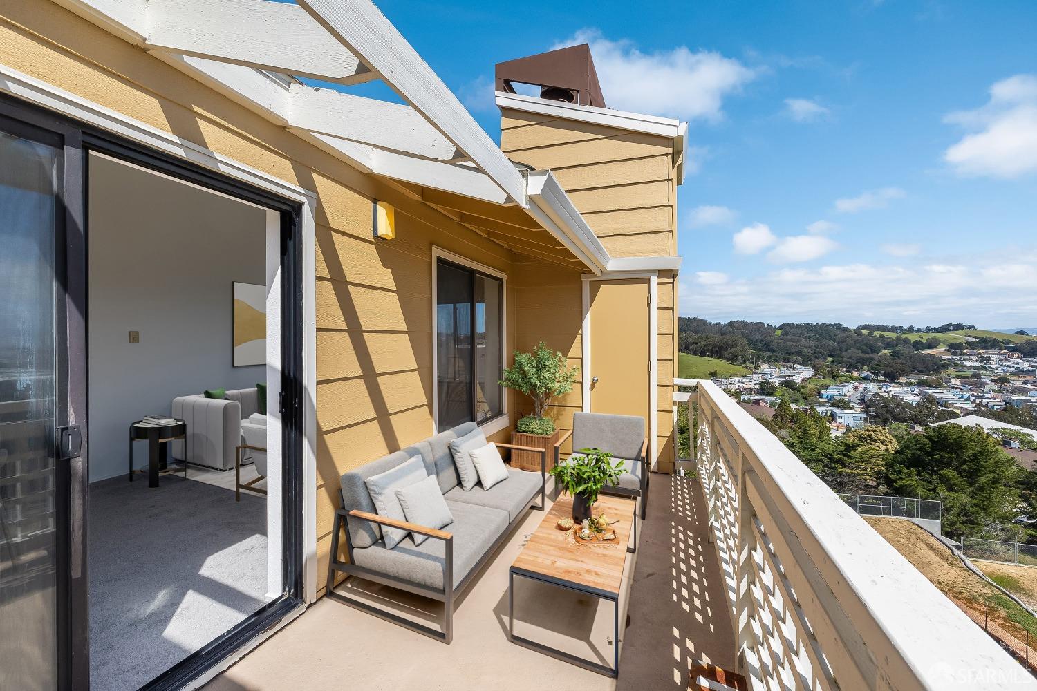 207 Oak Court # 207