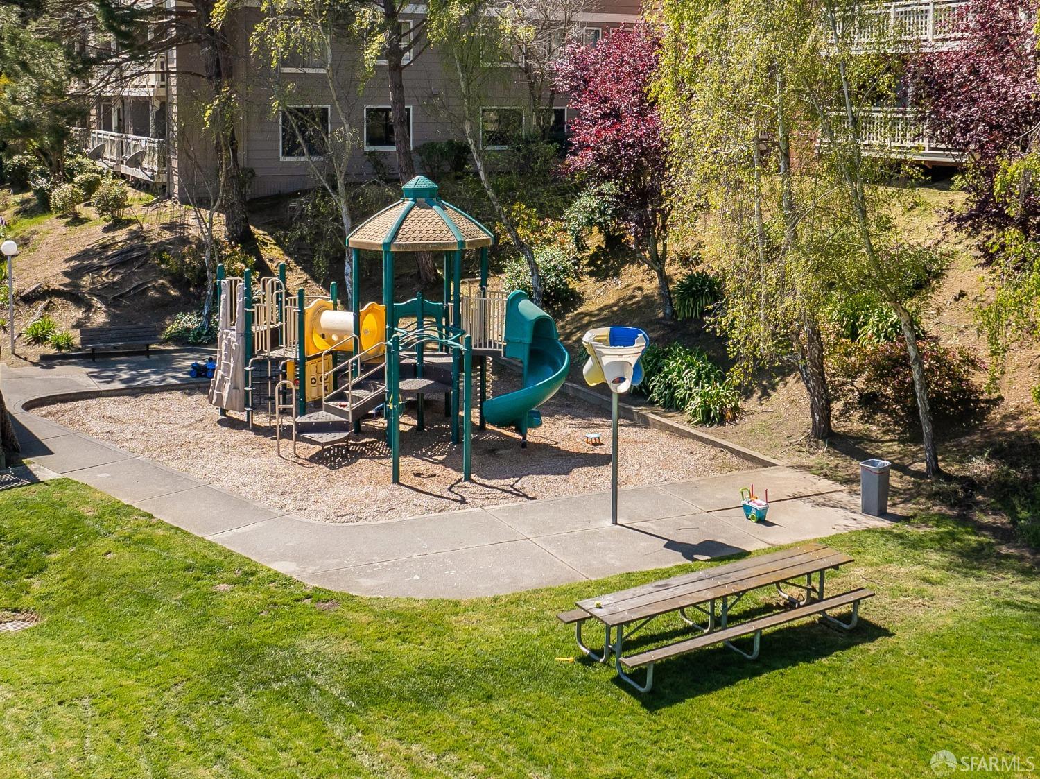 207 Oak Court # 207