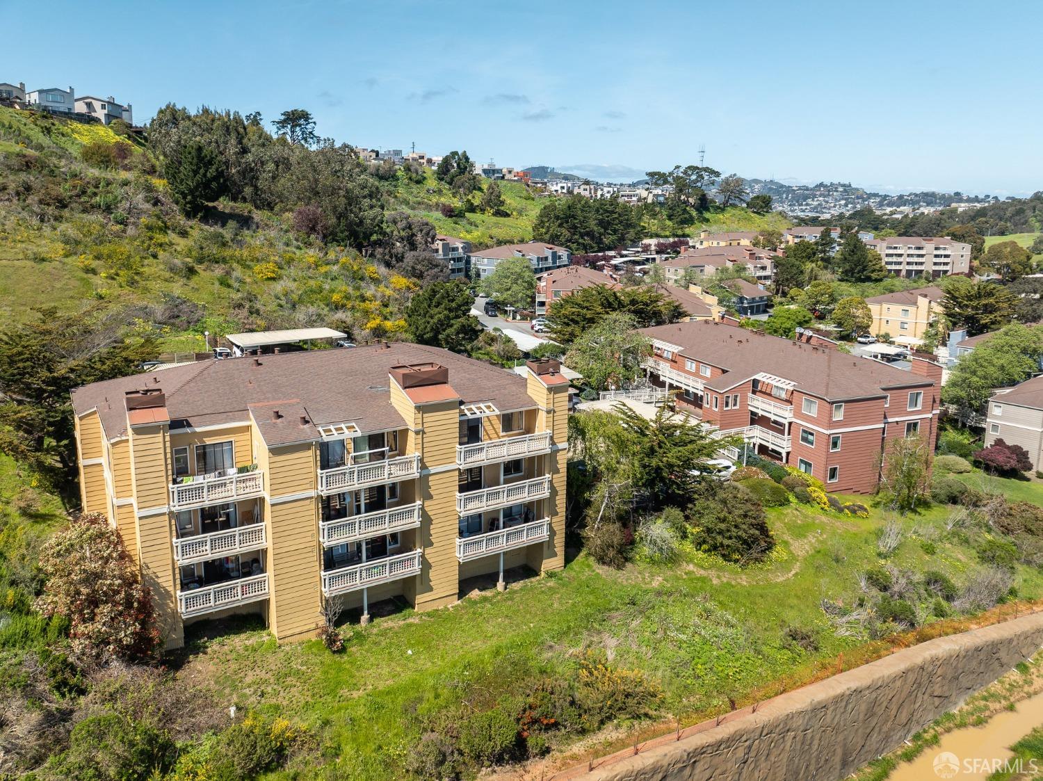 207 Oak Court # 207