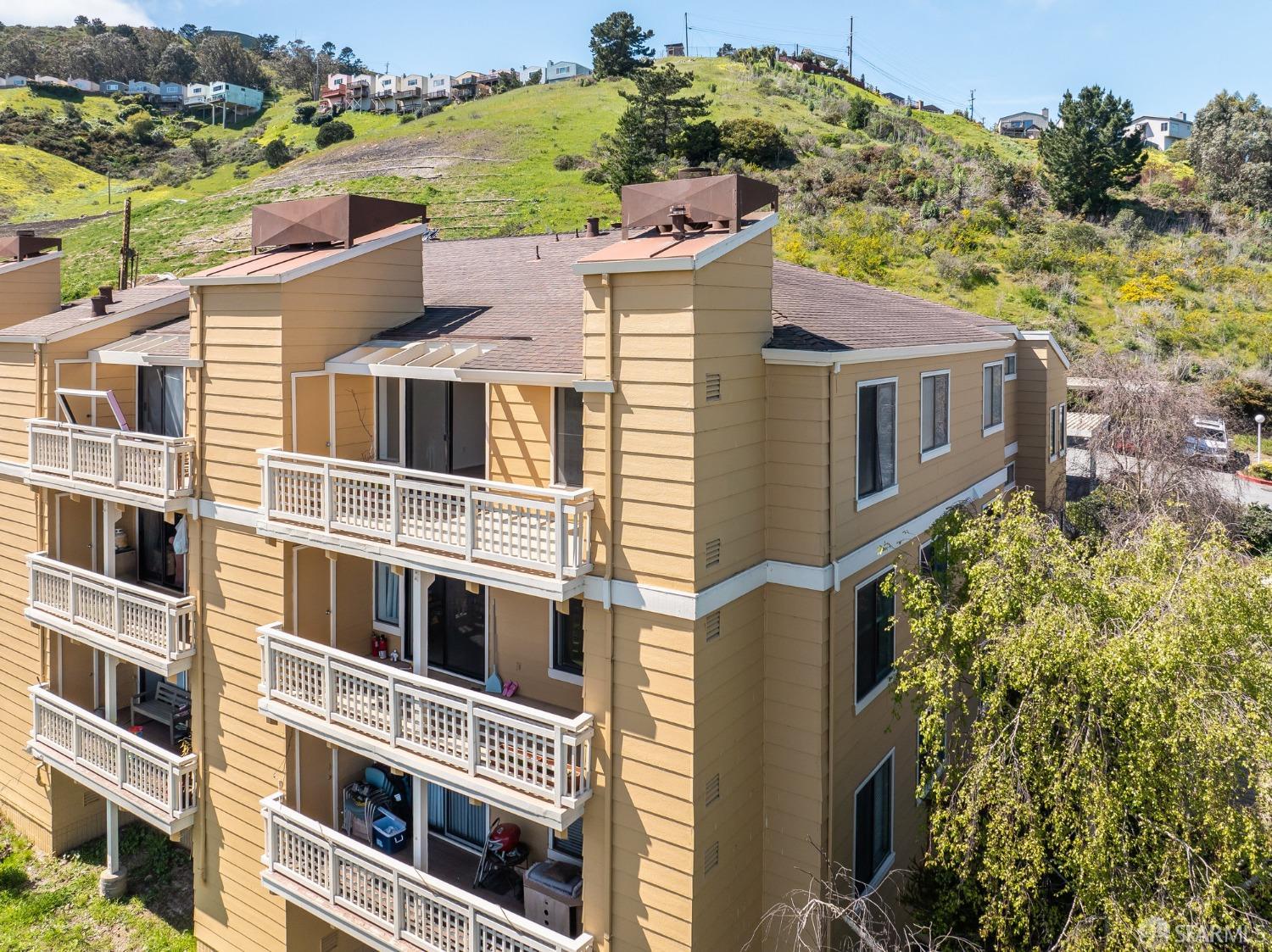 207 Oak Court # 207
