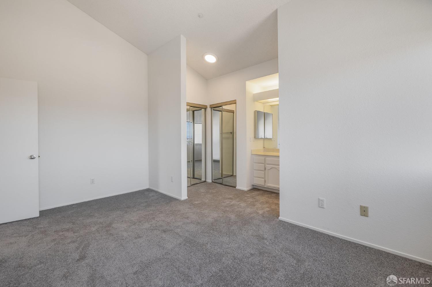 207 Oak Court # 207