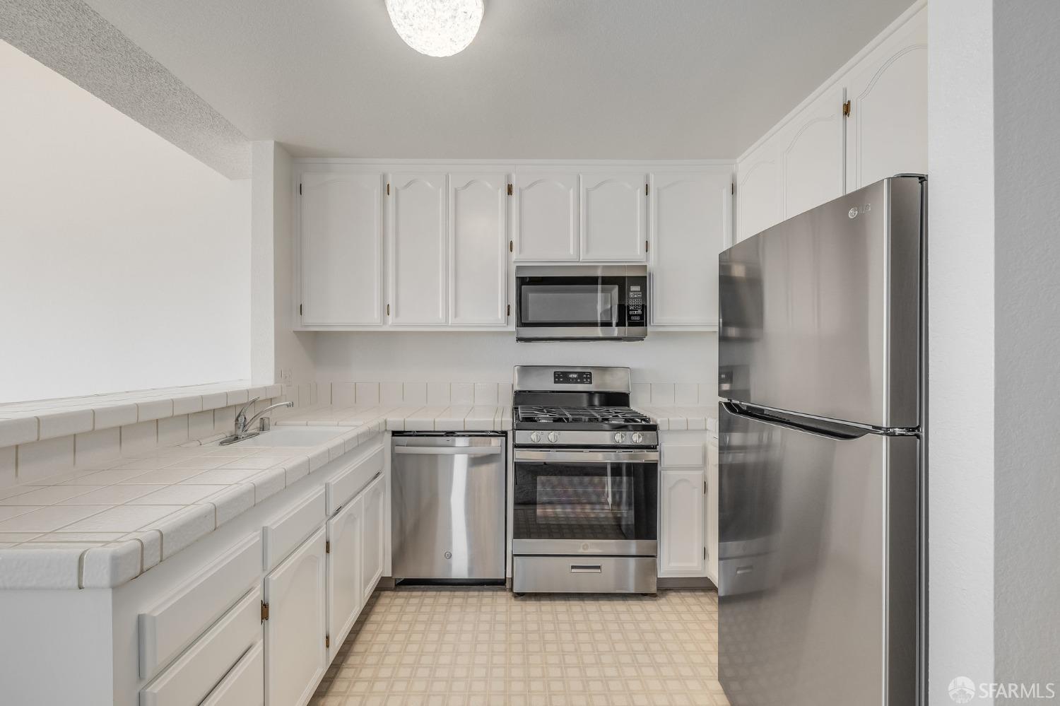 207 Oak Court # 207