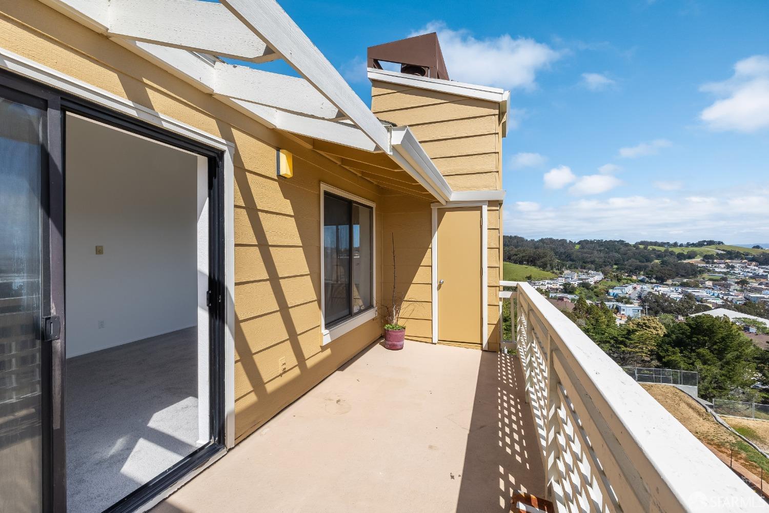 207 Oak Court # 207