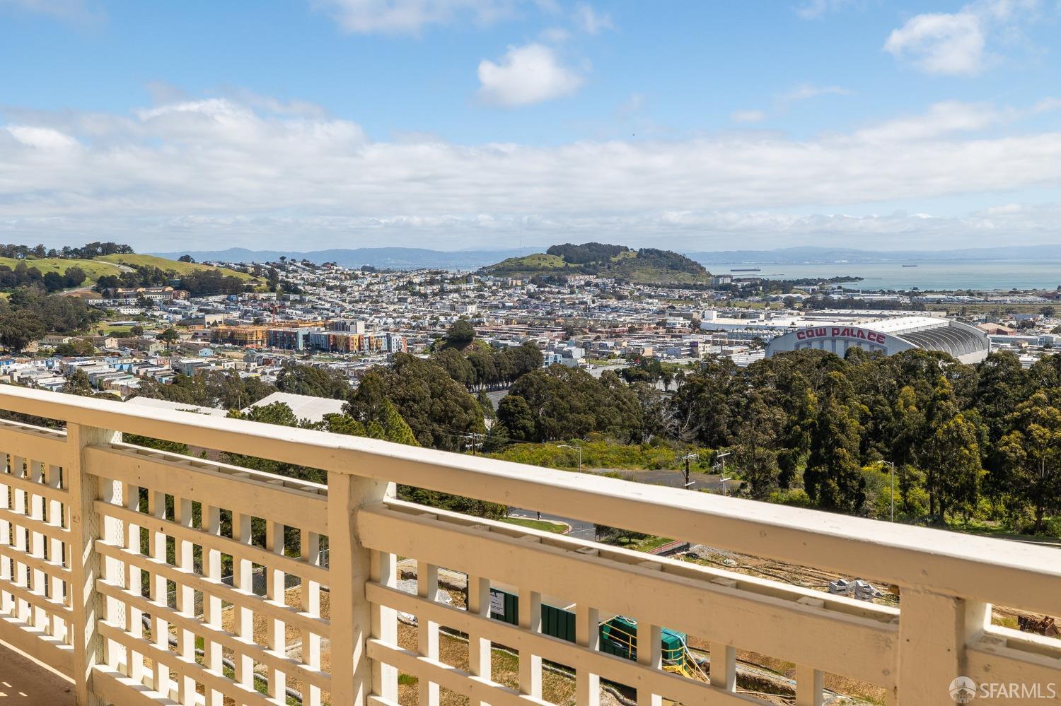 207 Oak Court # 207