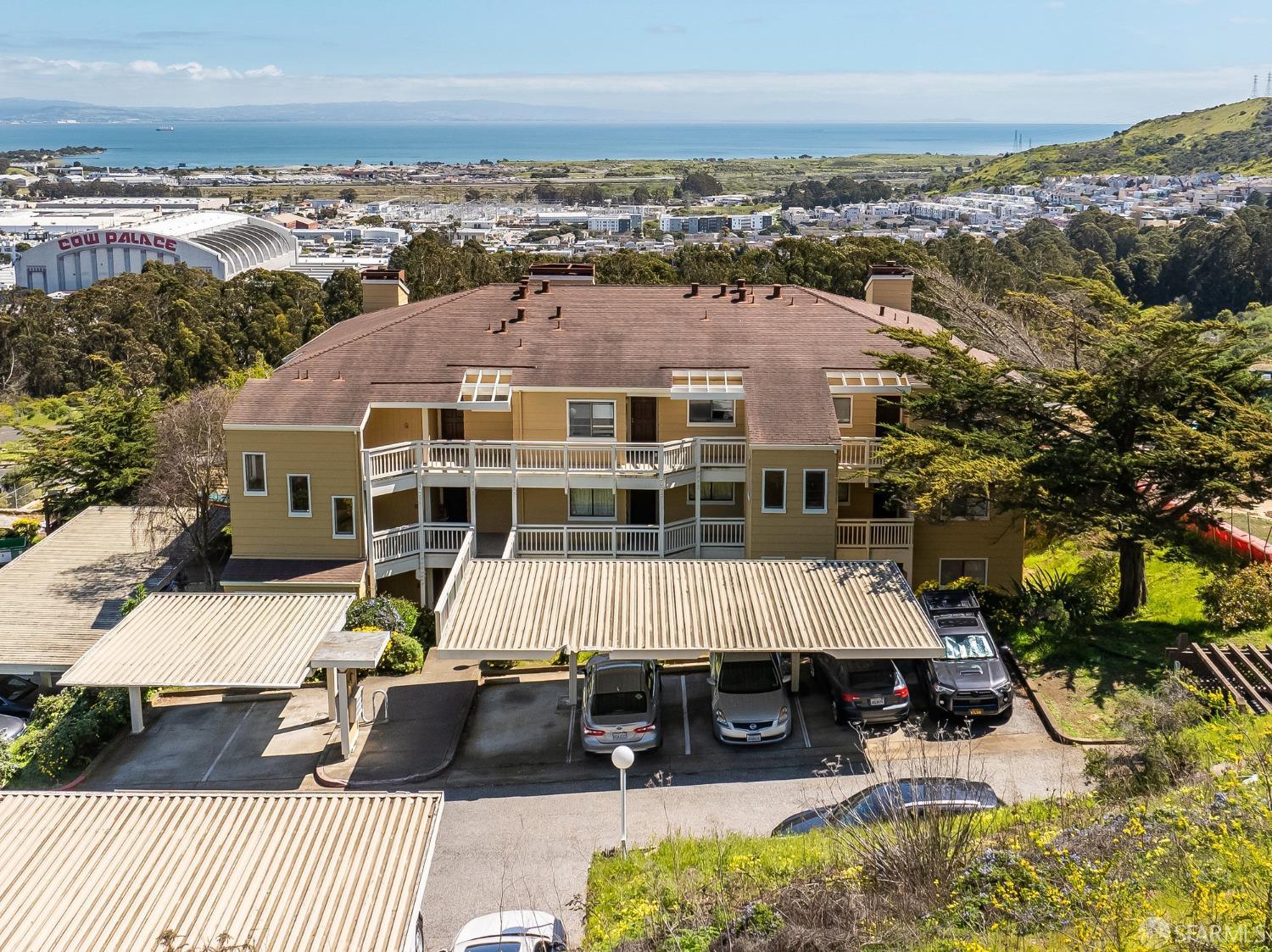 207 Oak Court # 207