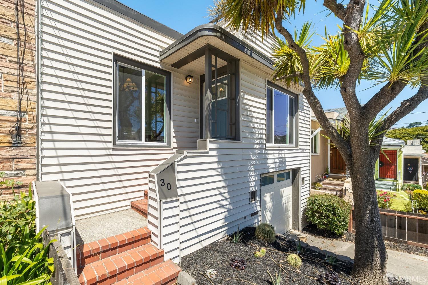 30 Stoneybrook Avenue