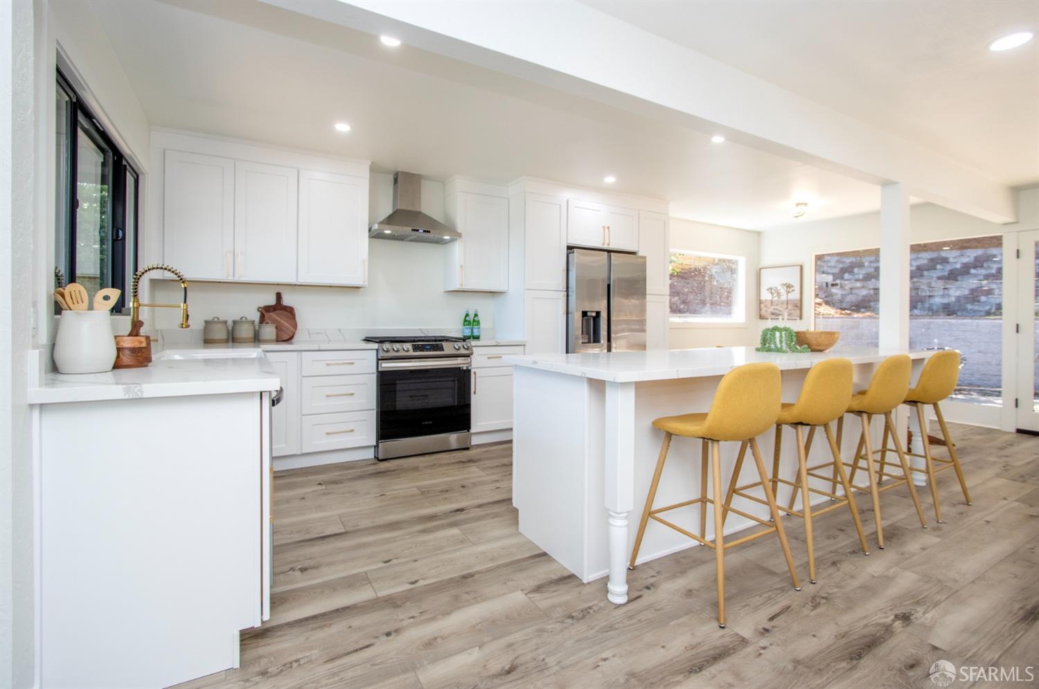 1042 Middlefield Road