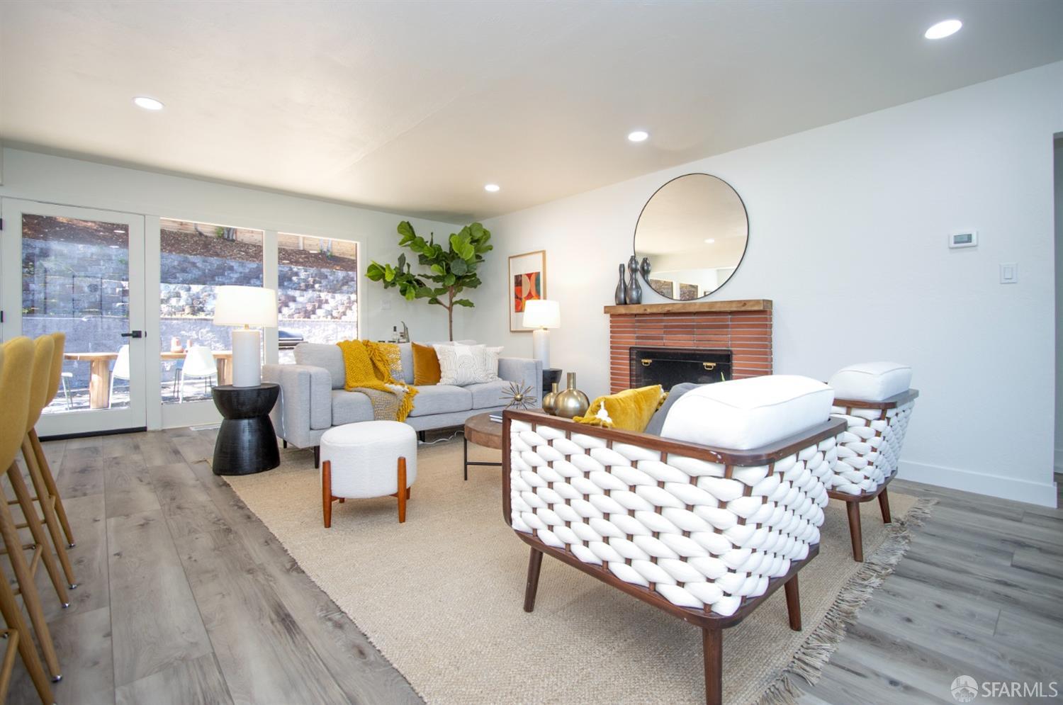 1042 Middlefield Road