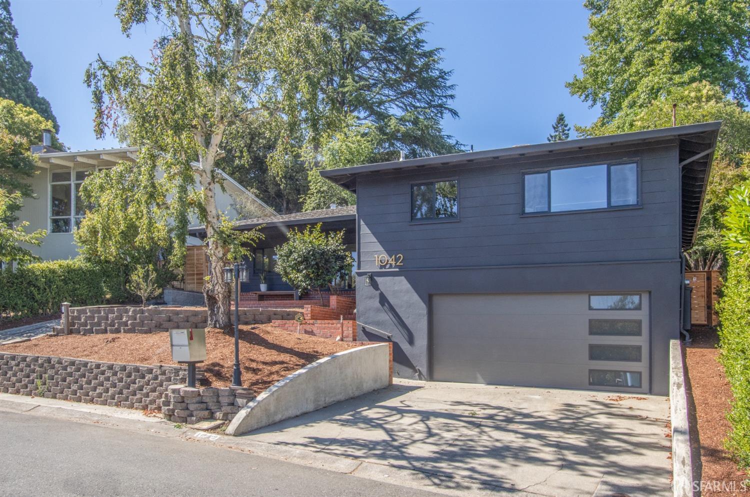 1042 Middlefield Road