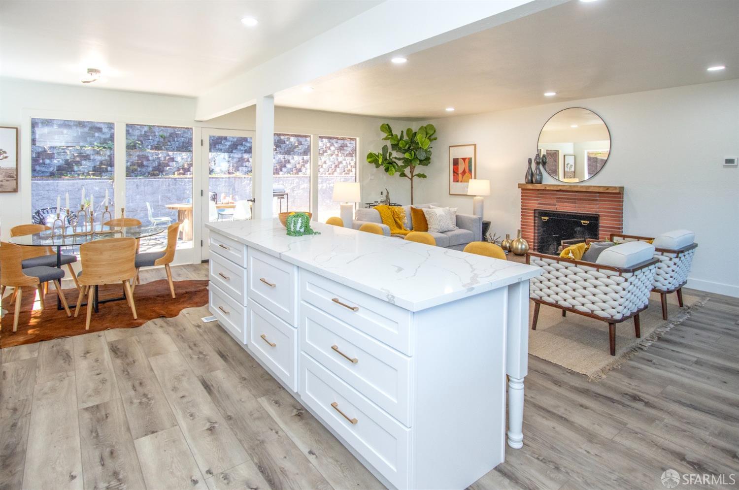1042 Middlefield Road