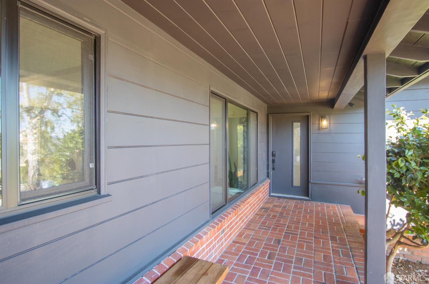 1042 Middlefield Road