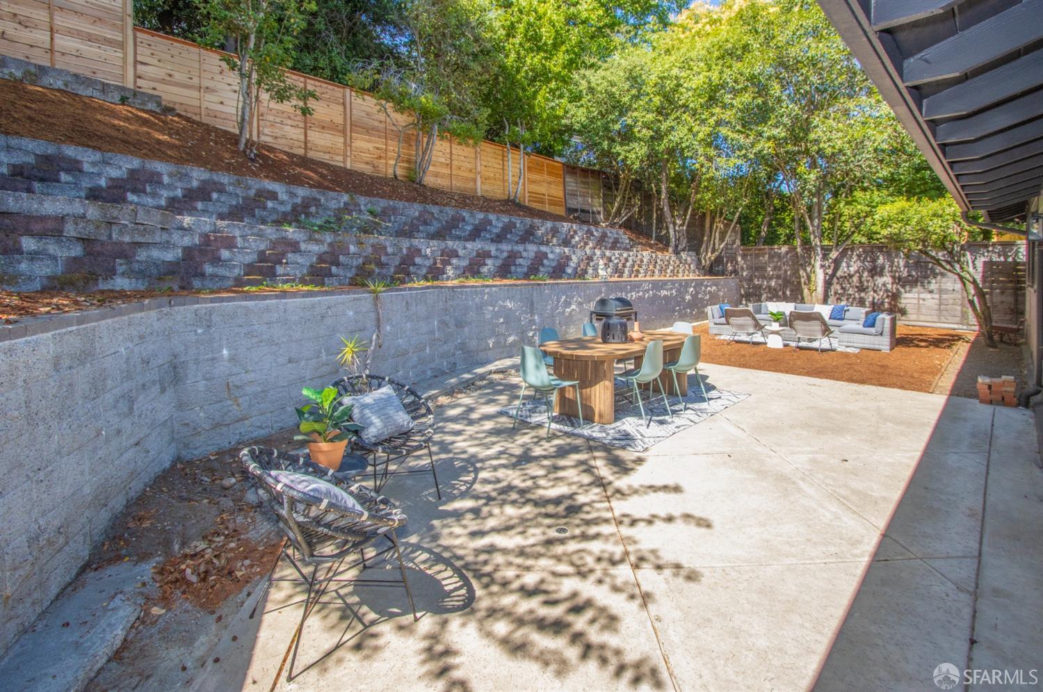 1042 Middlefield Road
