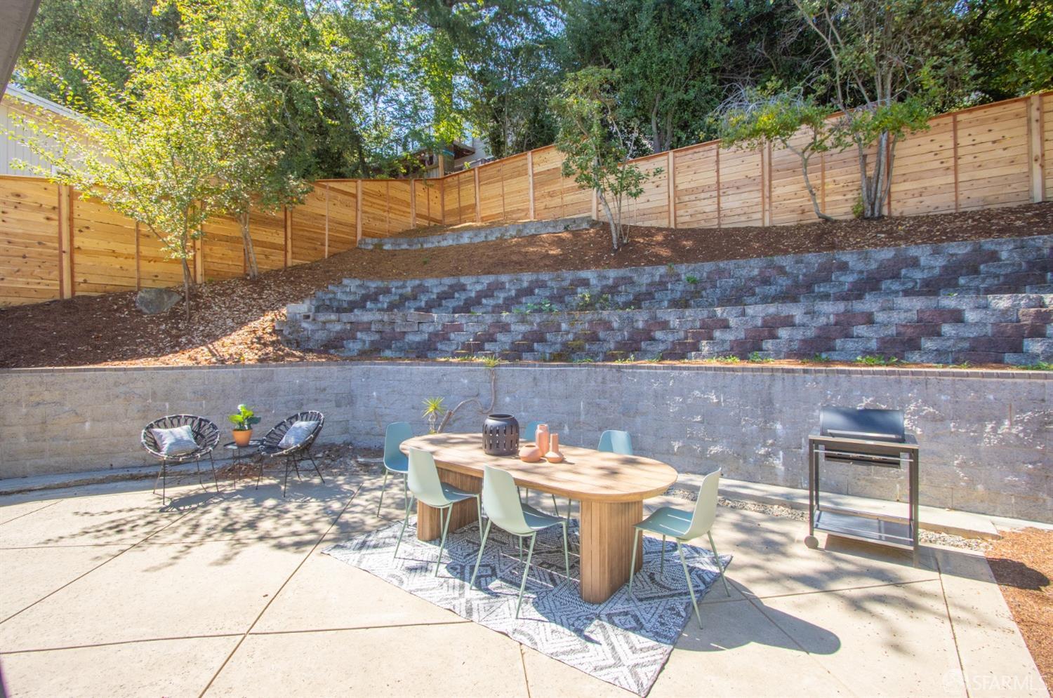 1042 Middlefield Road