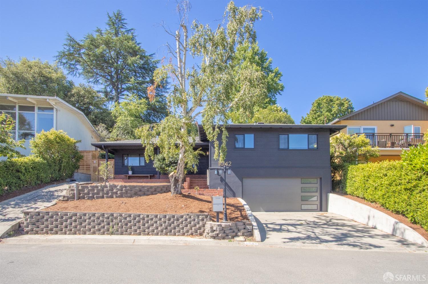 1042 Middlefield Road