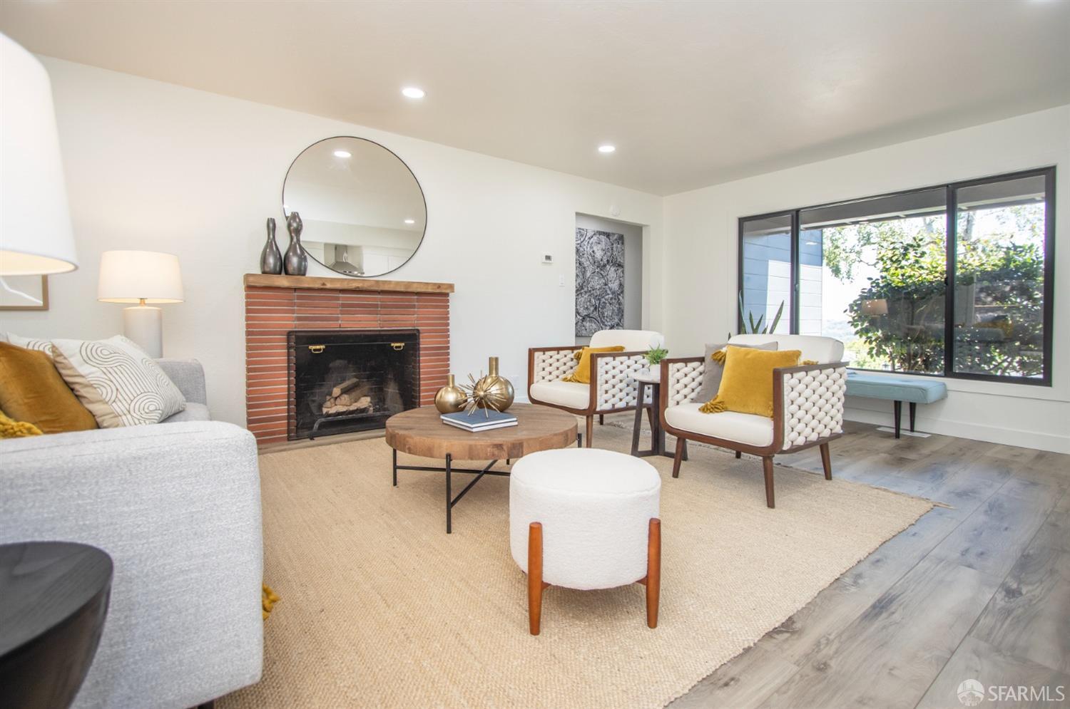 1042 Middlefield Road