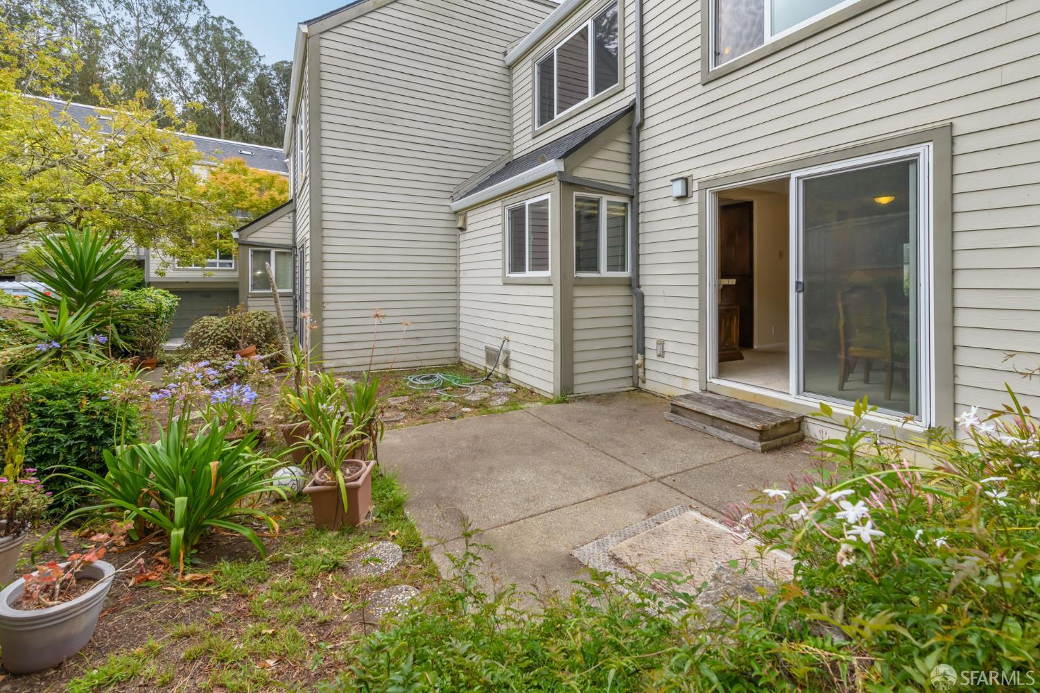 618 Clarendon Avenue