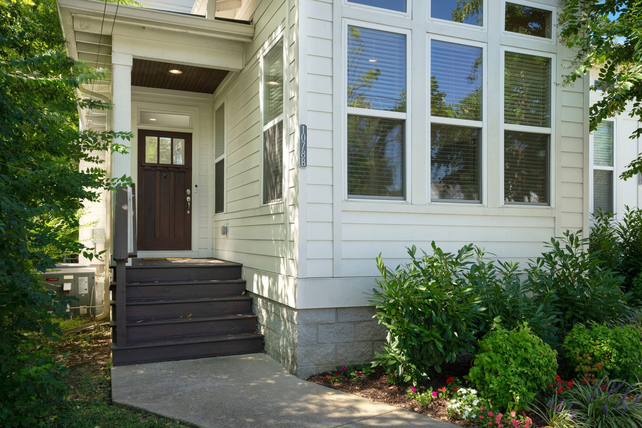 1078B Zophi St