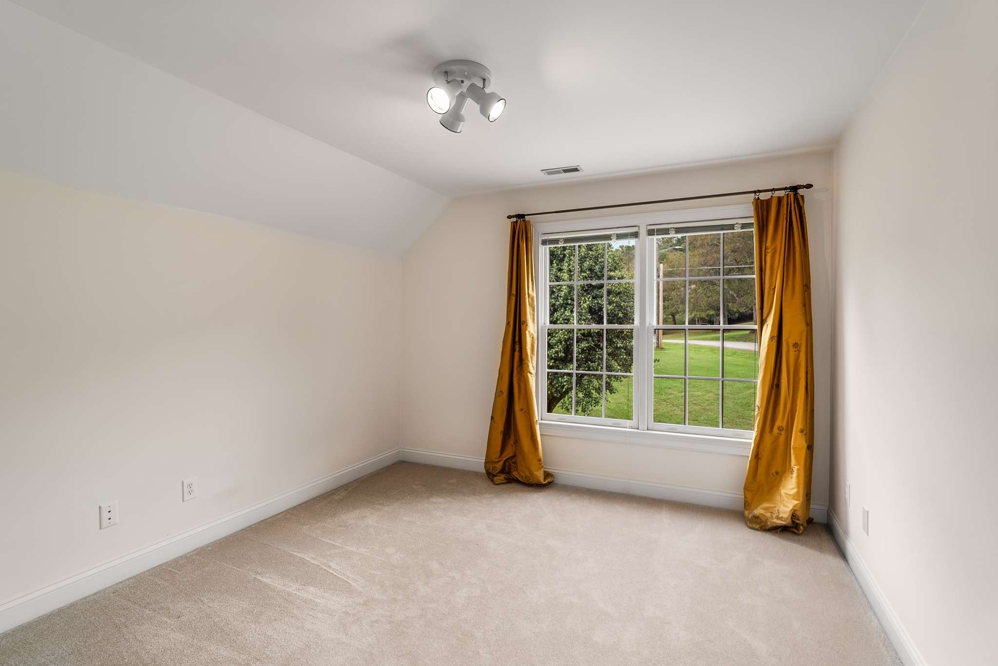 110 Century Oak Dr