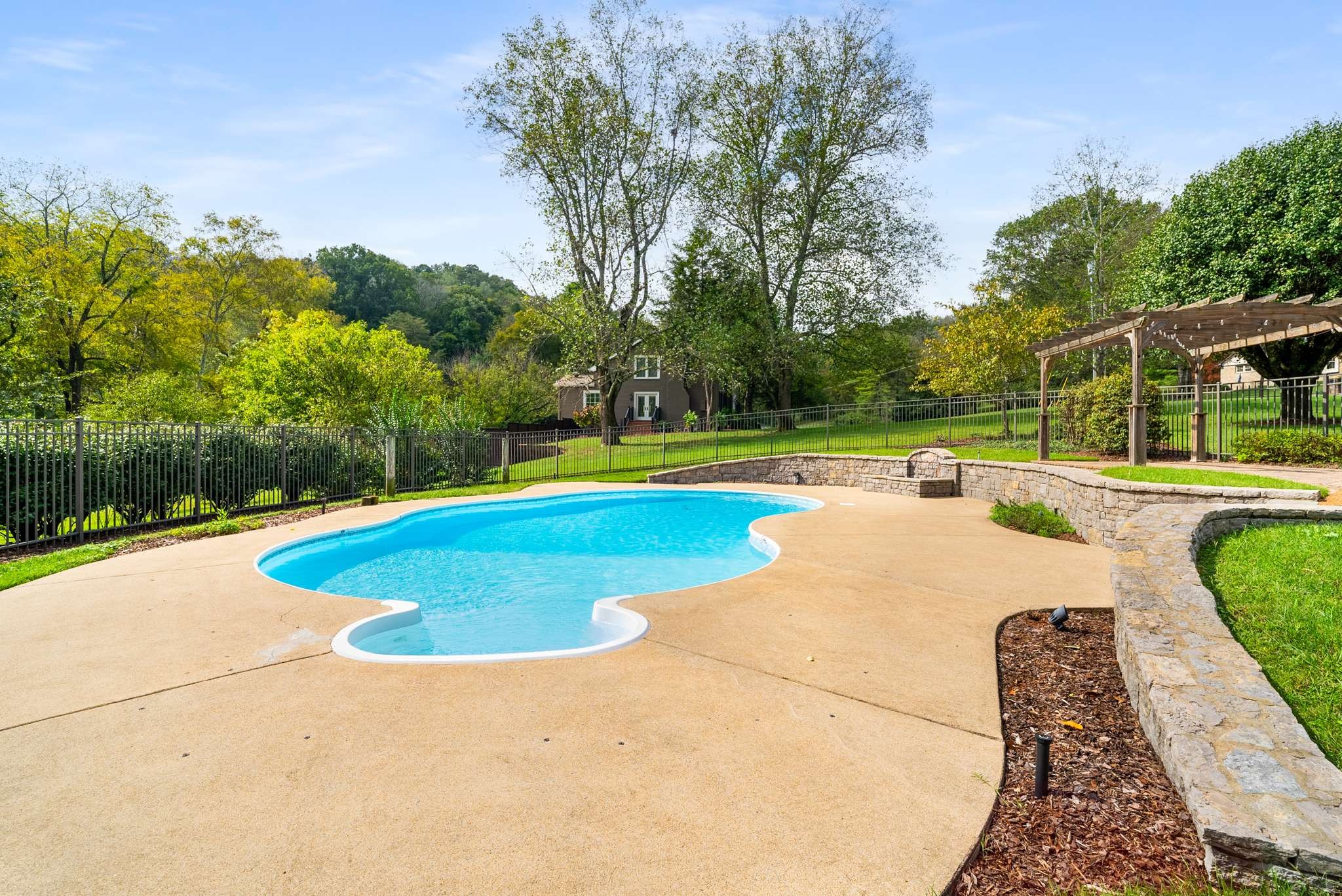 110 Century Oak Dr